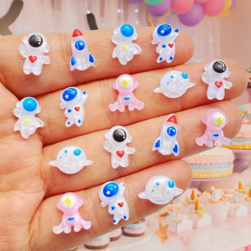 Art And Craft Rocket - 250pcs Mixed Resin Mini Cartoon astronaut,